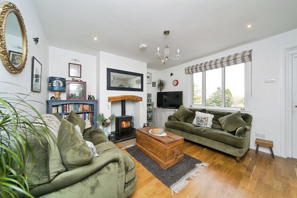 Property photo 2 of 17 Pbox-Img.Jpg