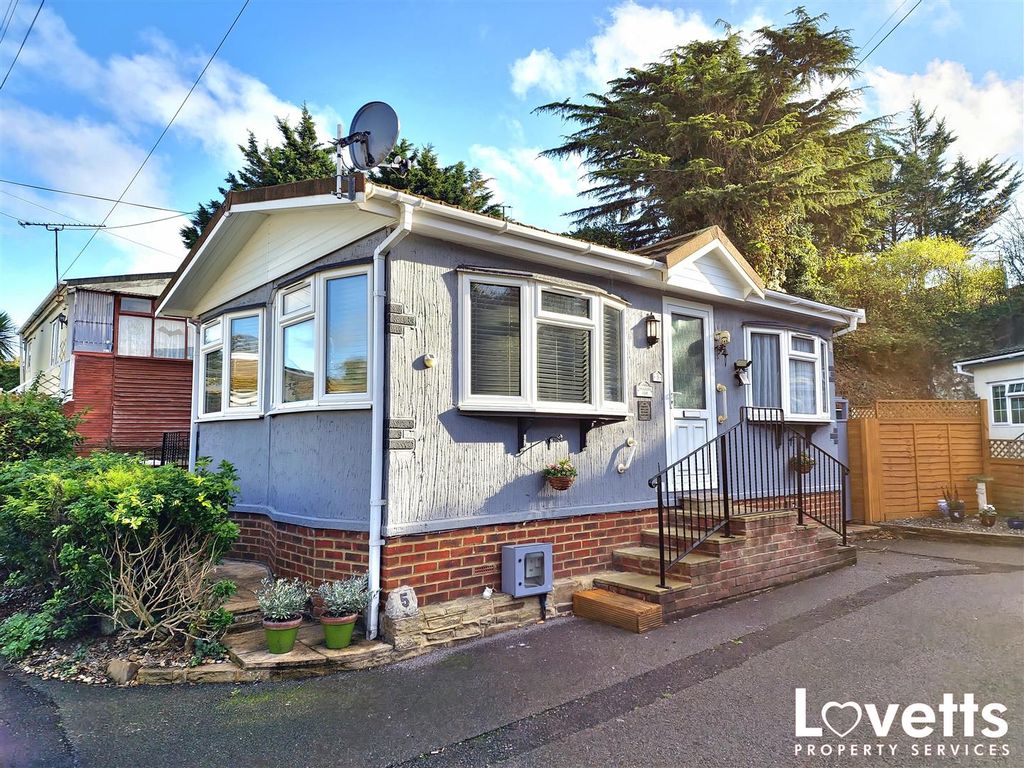 Property photo 1 of 10 External