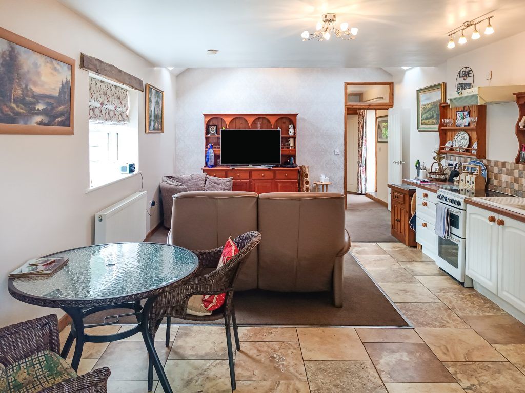 Property photo 2 of 23