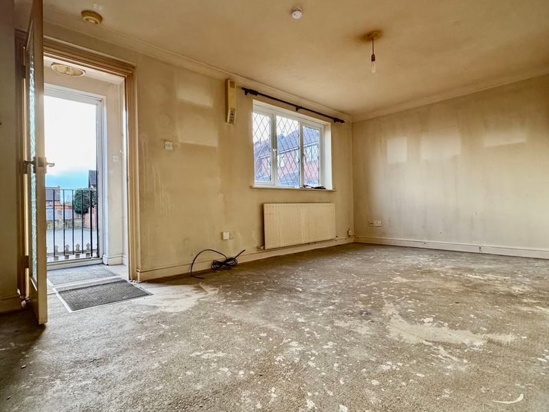 Property photo 3 of 6 Photo 5