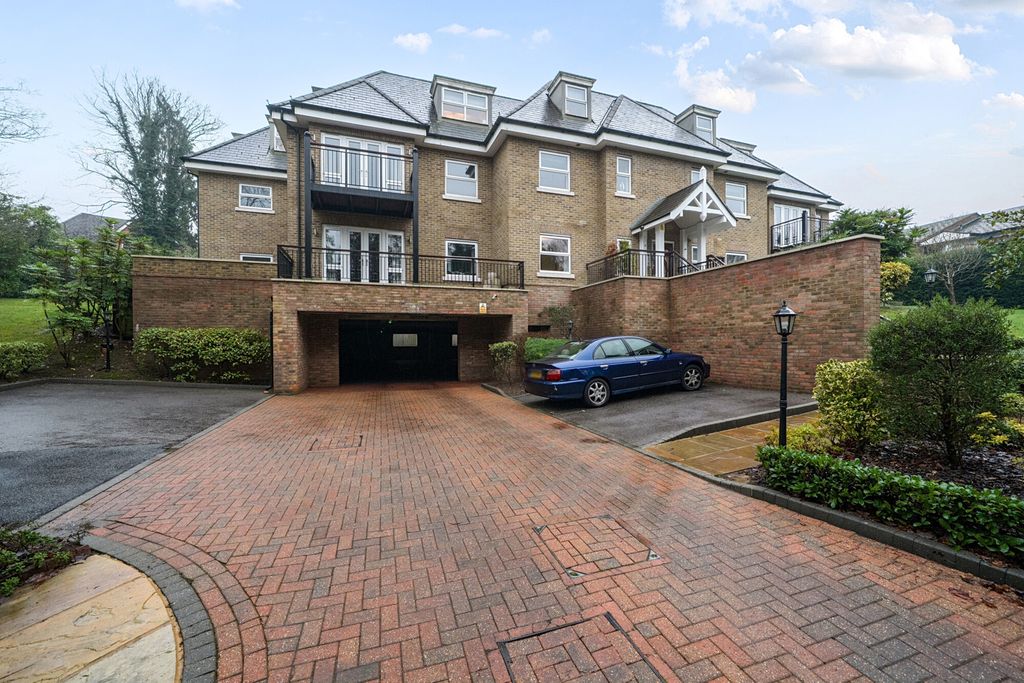 Property photo 1 of 20 1399824-2-696E397...