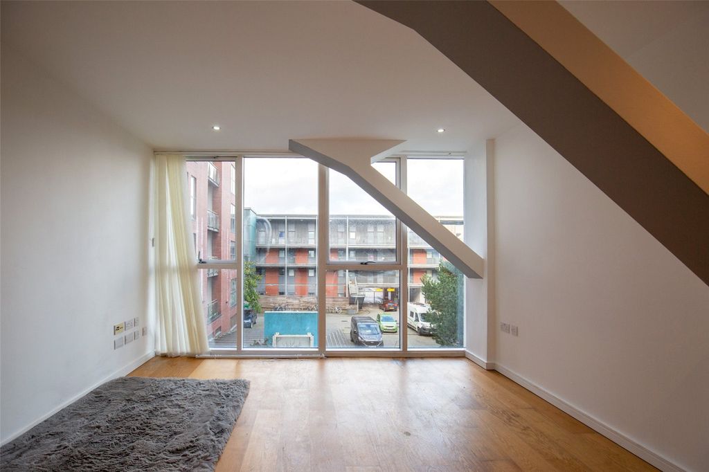 Property photo 3 of 11 Picture No. 05