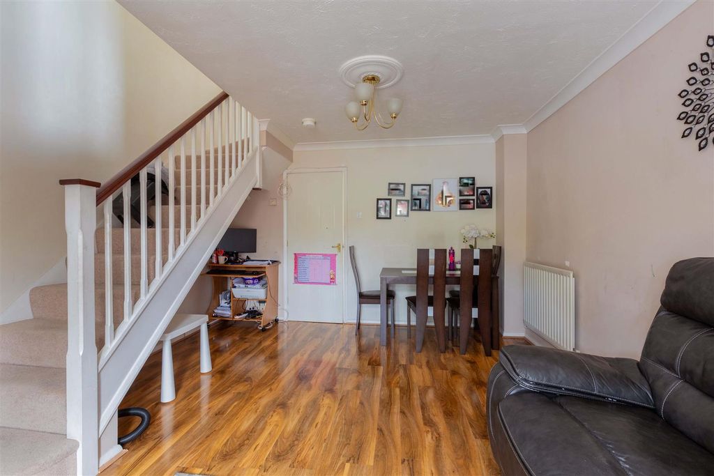 Property photo 2 of 14 5 Richards Way-9.Jpg