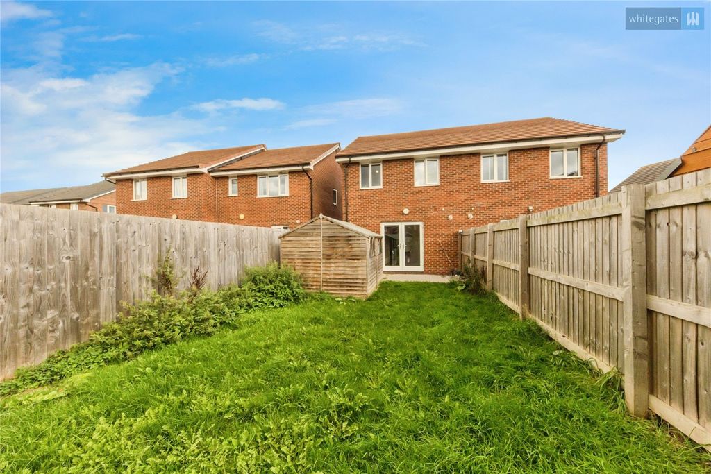 Property photo 2 of 17 Picture No. 16