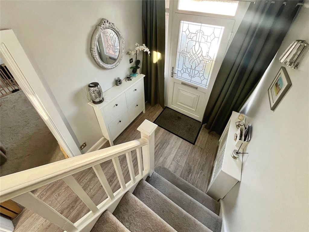 Property photo 2 of 13 Hallway