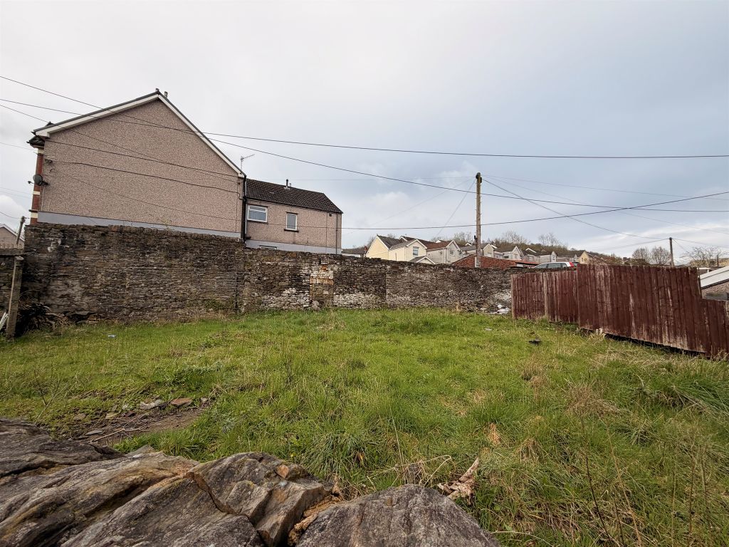 Property photo 3 of 3