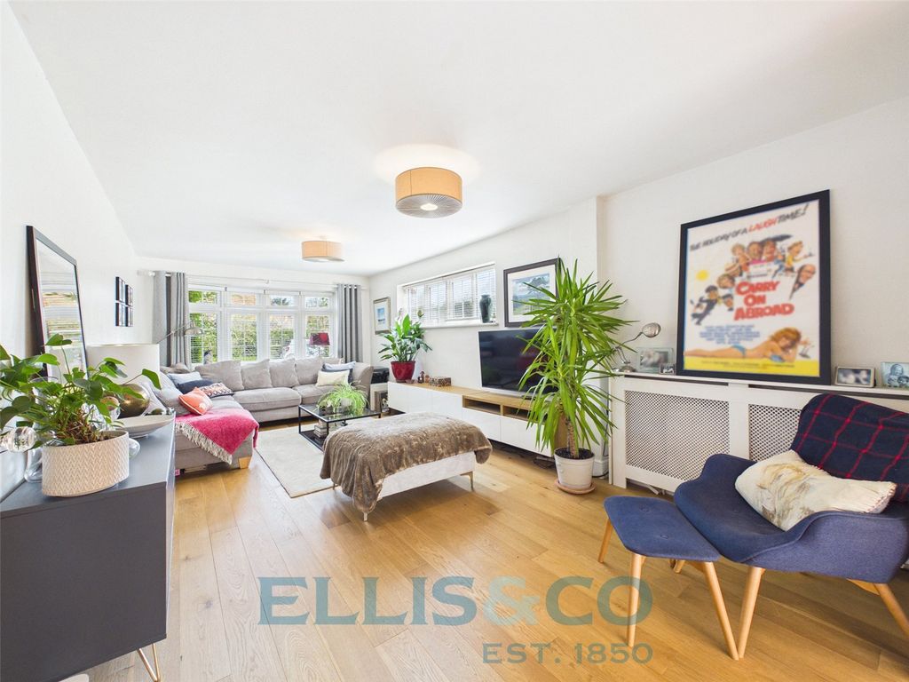 Property photo 2 of 16 Picture No. 23