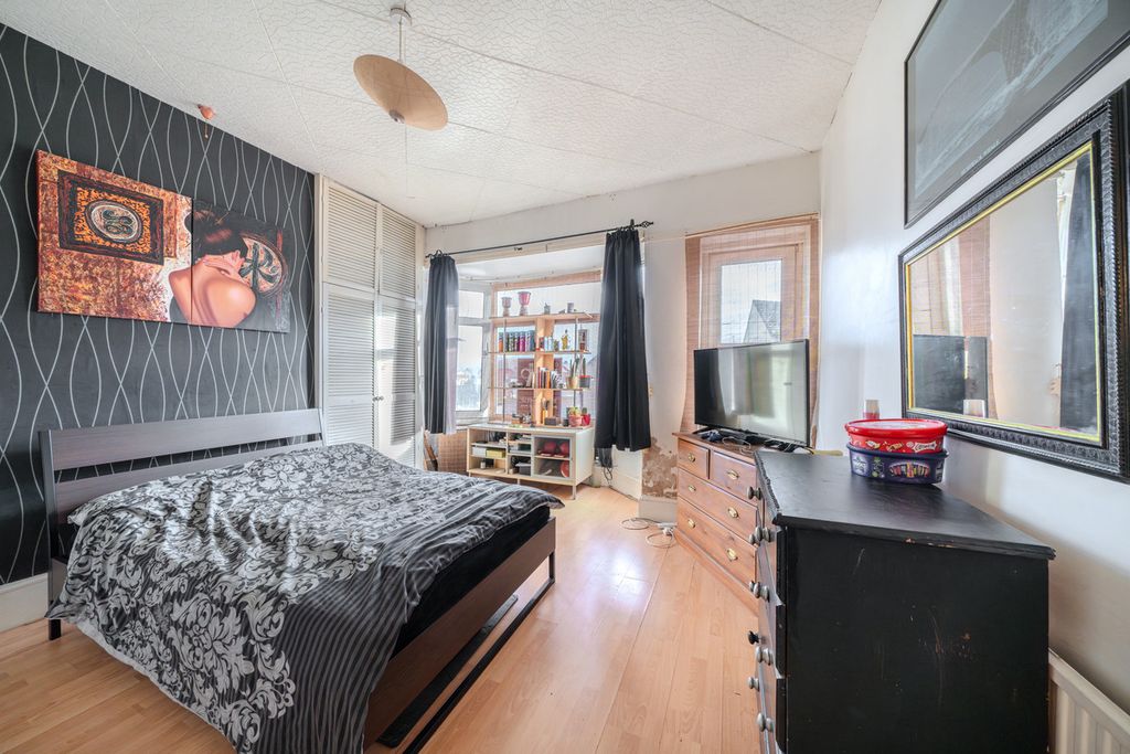 Property photo 1 of 26