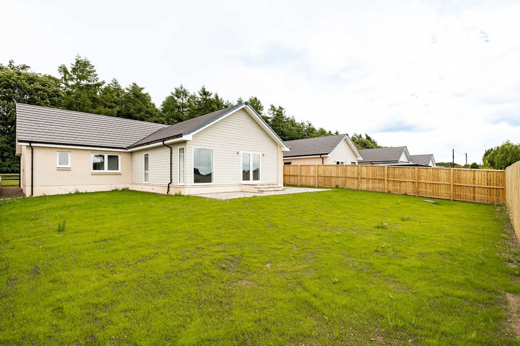 Property photo 3 of 49