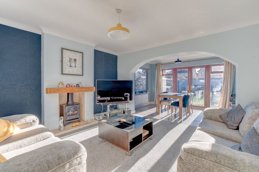 Property photo 3 of 16 Picture No. 11