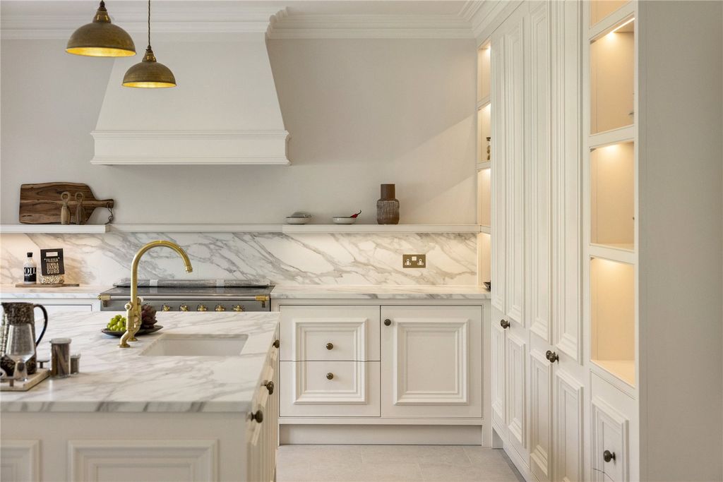 Property photo 3 of 20 Kitchen