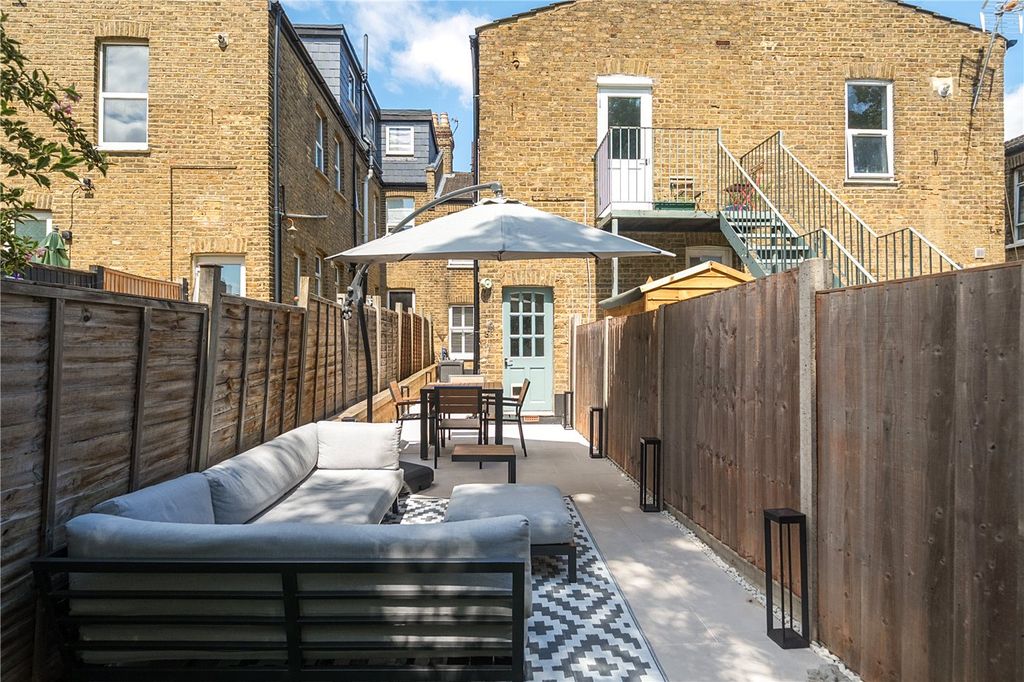 Property photo 2 of 23 Picture No. 06