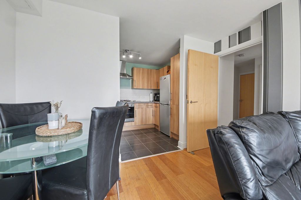 Additional image 7 of 2 bed flat for sale489 Butts Road, Southampton SO19