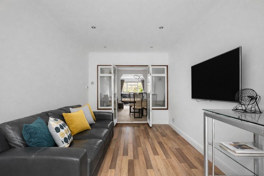 Property photo 2 of 10