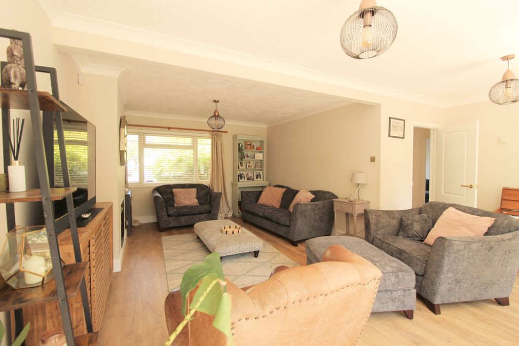Property photo 2 of 21 Img_38100