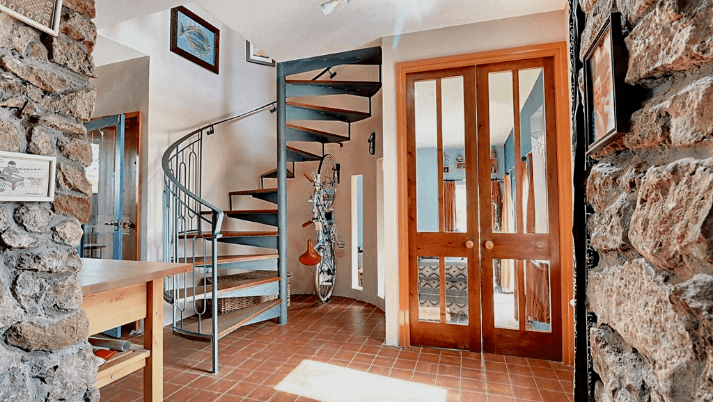 Property photo 3 of 19 Gallery