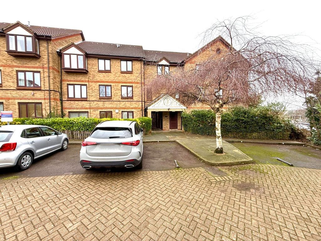 Property photo 1 of 8