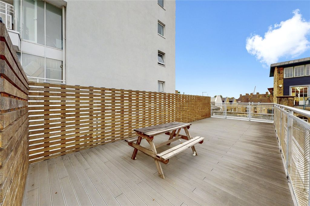 Property photo 3 of 18 Picture No. 08