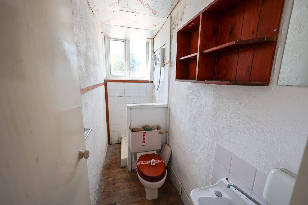 Property photo 3 of 9