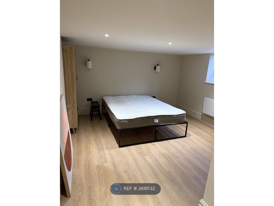 Property photo 3 of 10 Bedroom 1