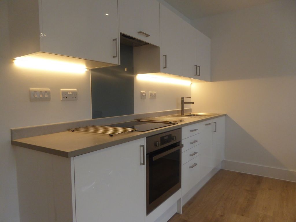 Property photo 2 of 6 Kitchen