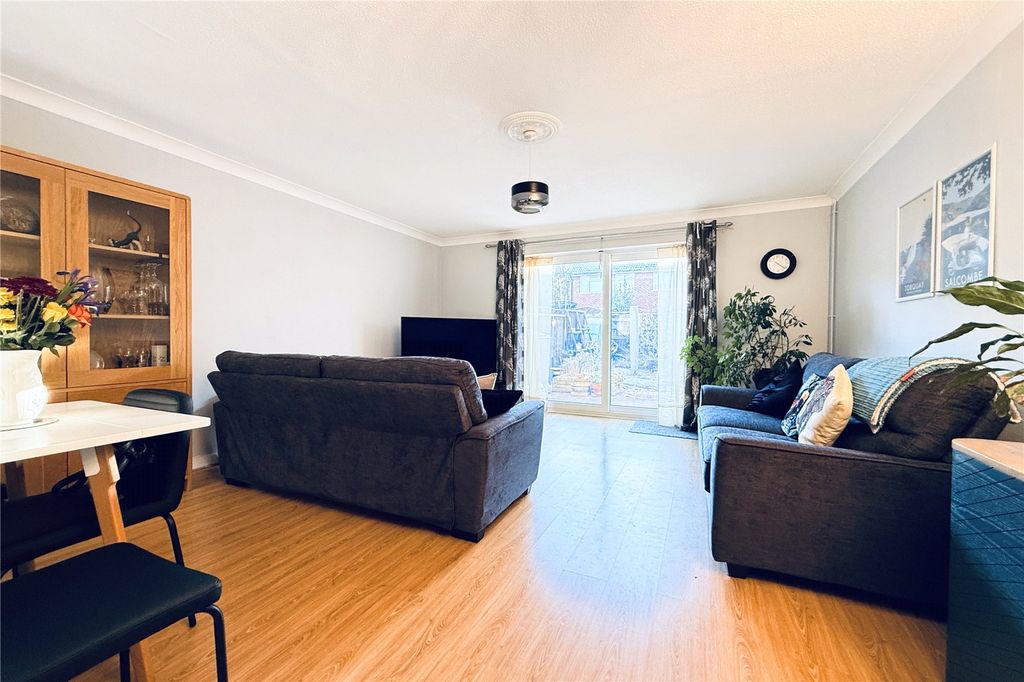 Property photo 3 of 12 Lounge/Diner