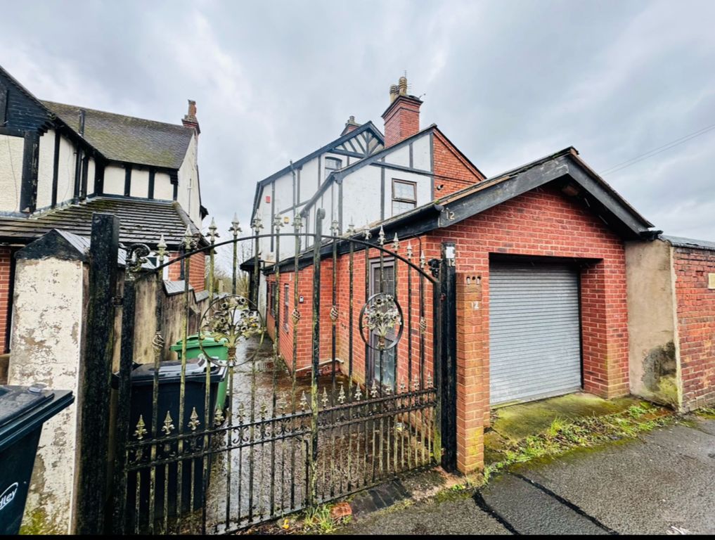 Property photo 2 of 12