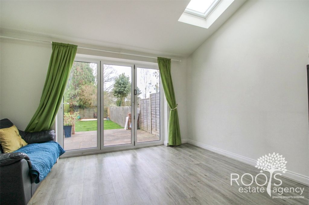 Property photo 3 of 12 Picture No. 11