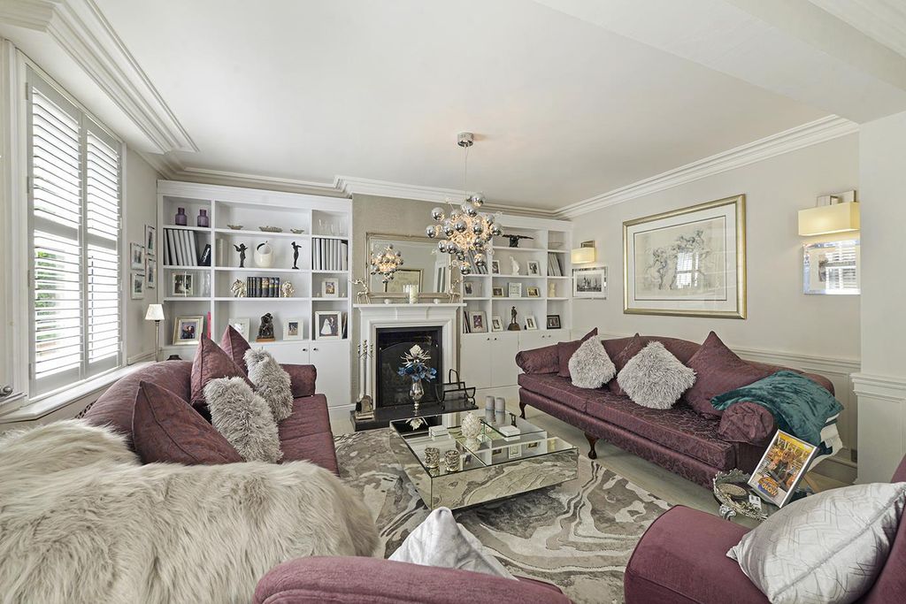 Property photo 3 of 37 05.