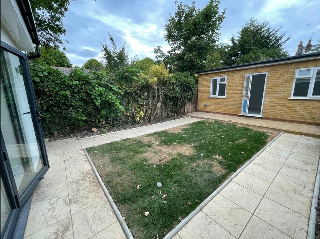 Property photo 3 of 5 Garden
