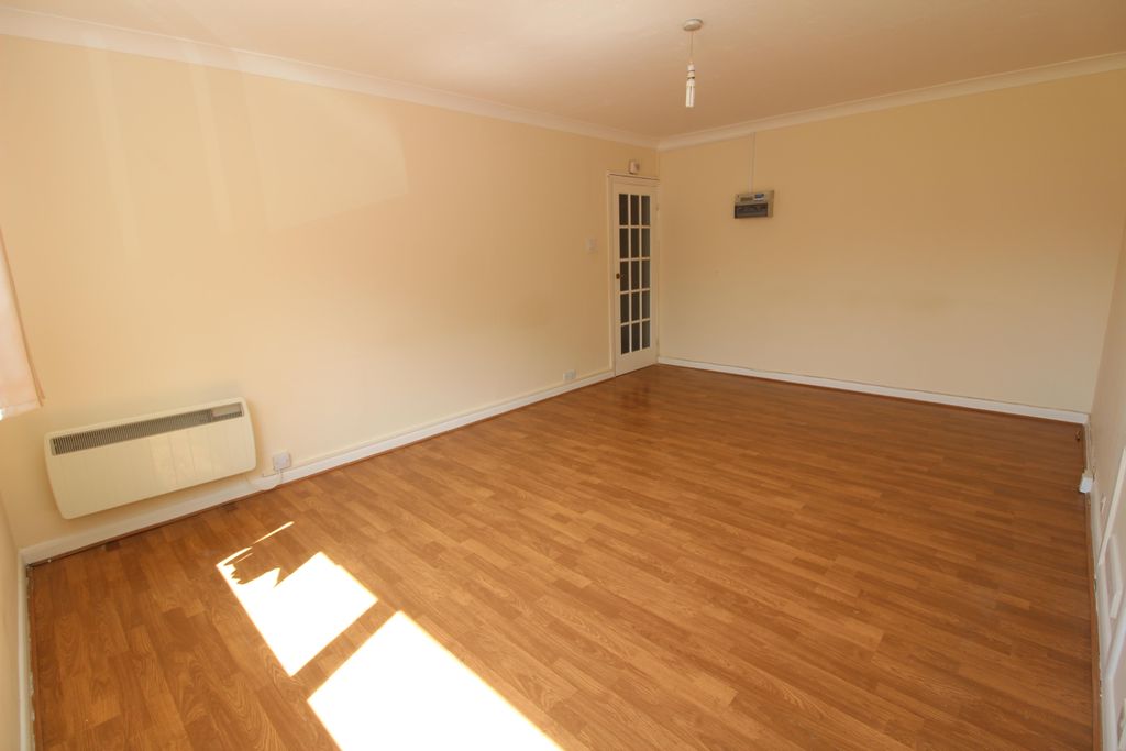 Property photo 3 of 5 Living Room