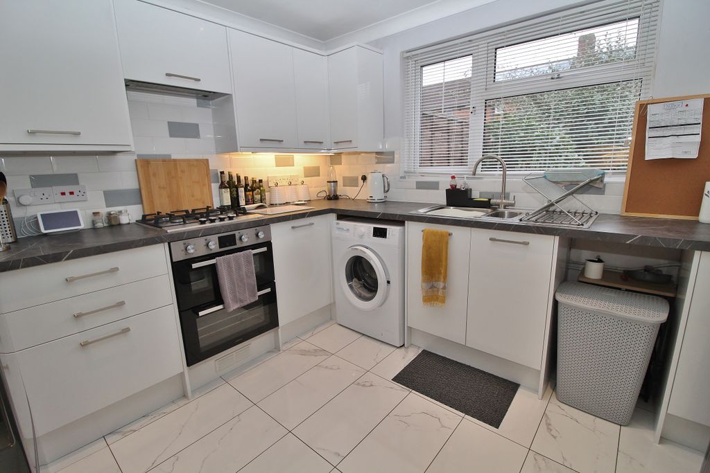 Property photo 3 of 14