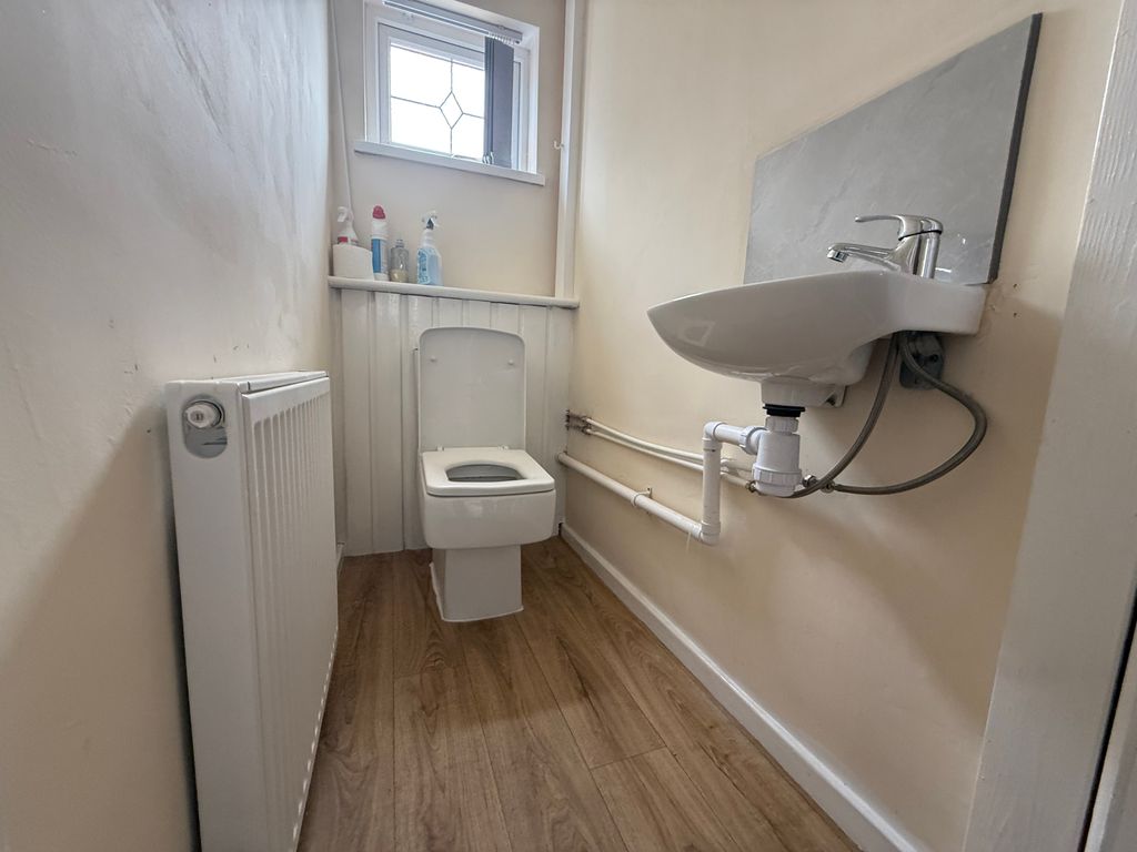 Property photo 3 of 16 Bedroom 3