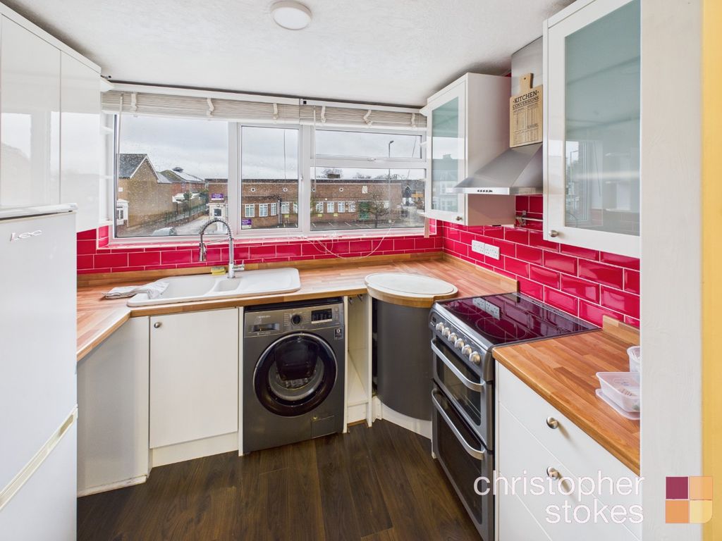 Property photo 3 of 18 4864543