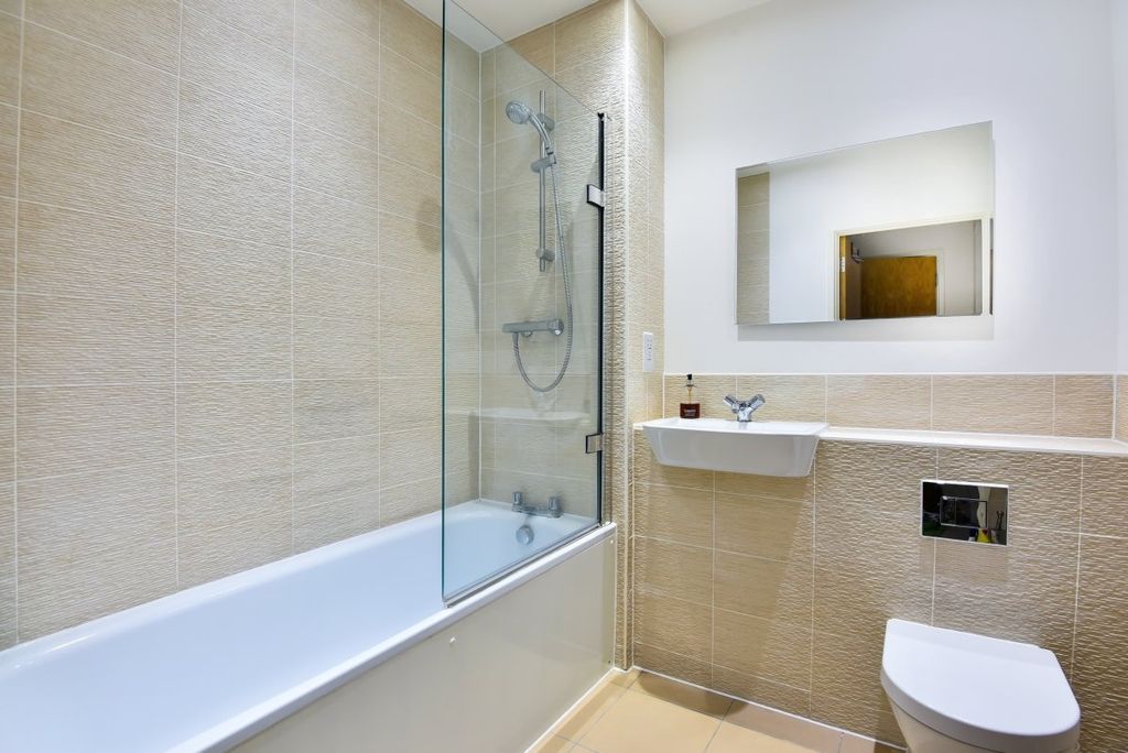 Property photo 2 of 6 Bathroom