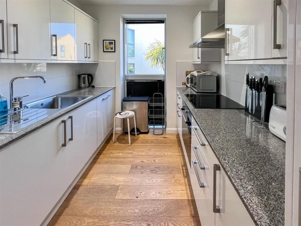 Property photo 3 of 20 4859402