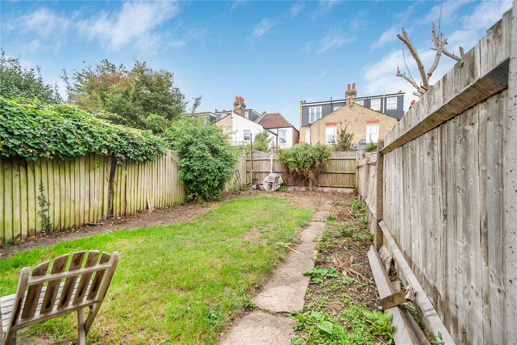 Property photo 2 of 18 Picture No. 25