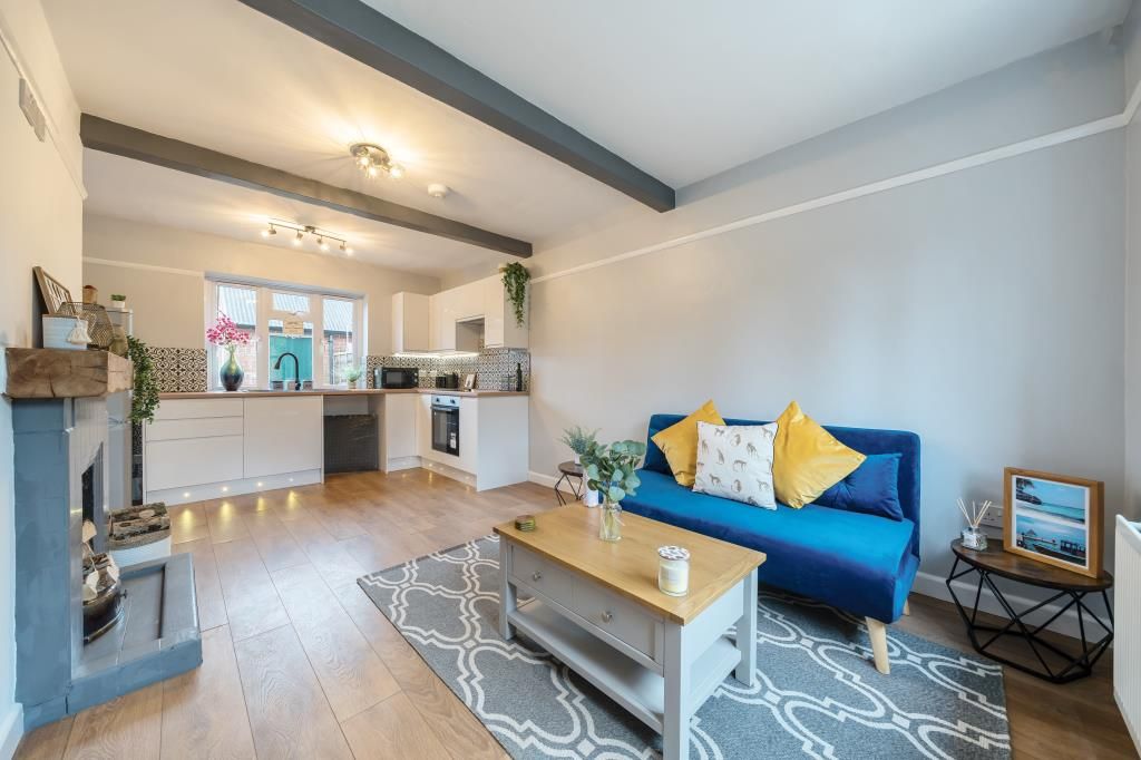 Property photo 1 of 11 Reception Room