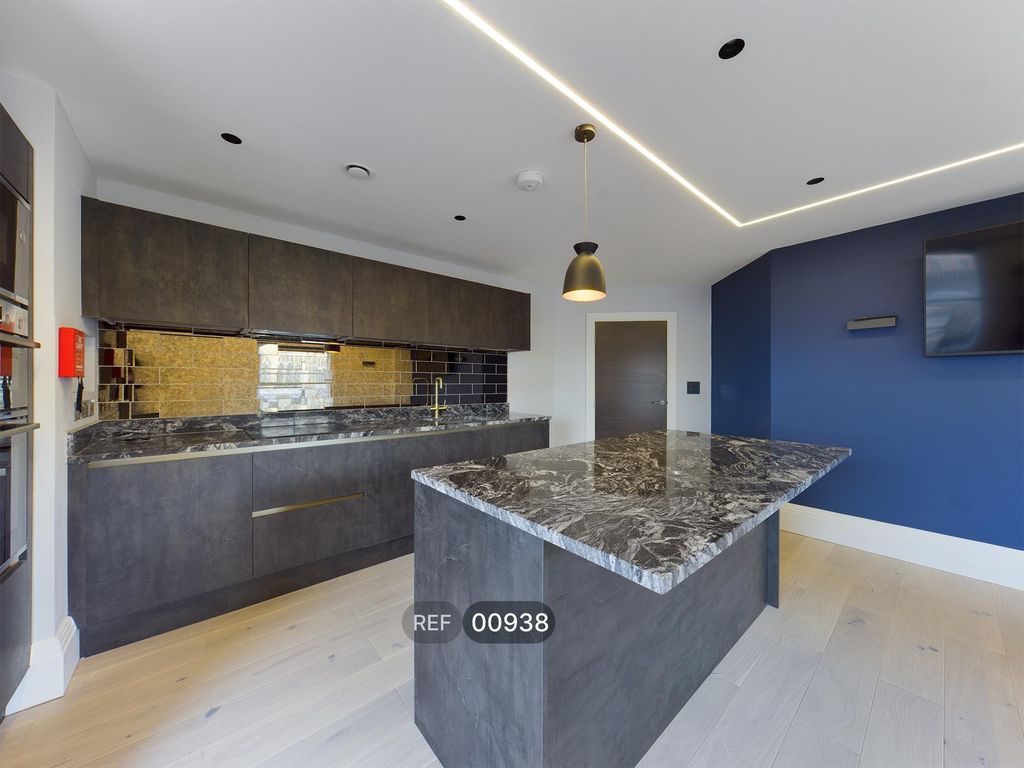 Property photo 3 of 6 Kitchen/Living Area