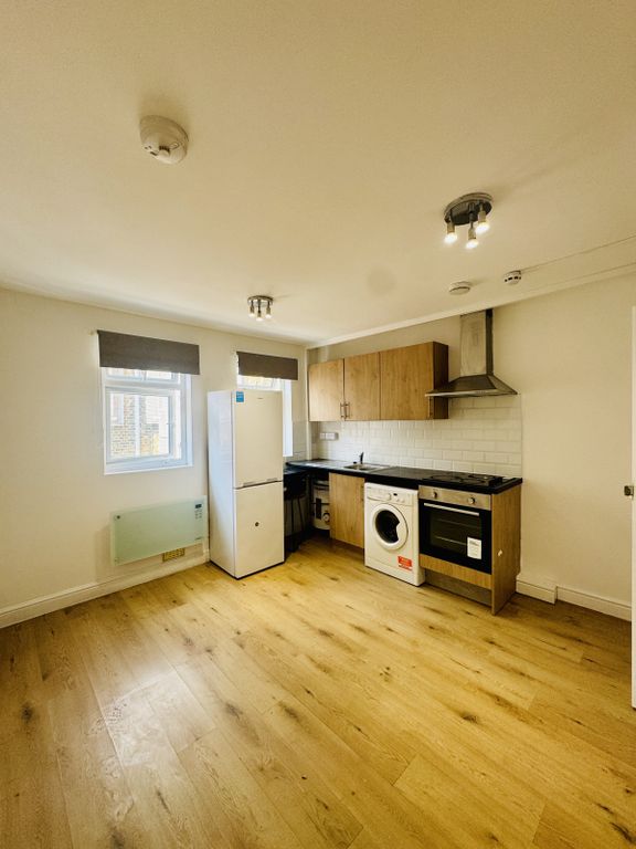 Property photo 3 of 6 Gallery