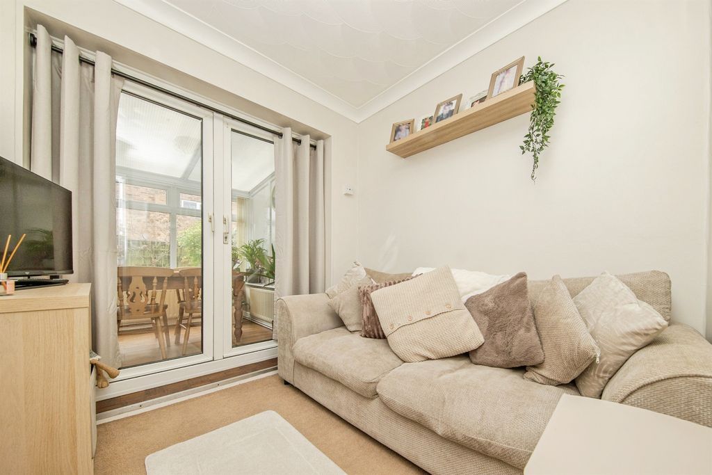 Property photo 2 of 19