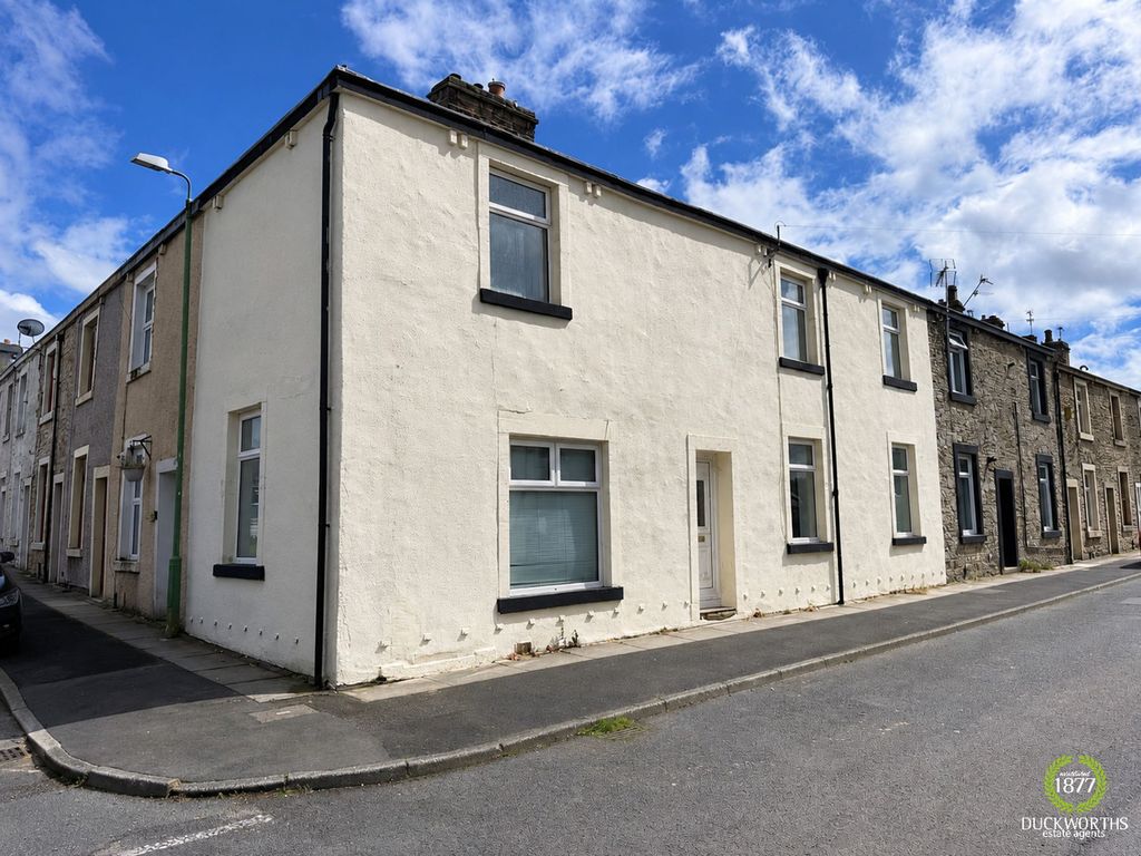 Property photo 1 of 11