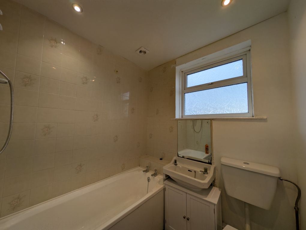 Property photo 2 of 36