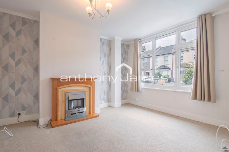 Property photo 2 of 9 Photo 6