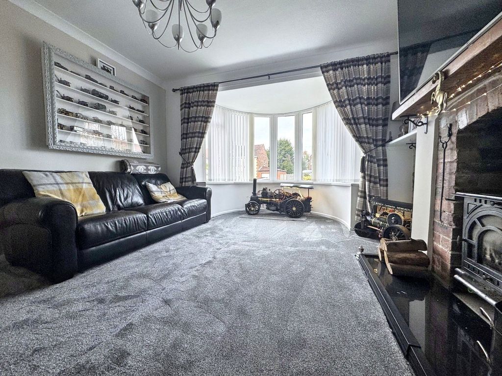 Property photo 2 of 27