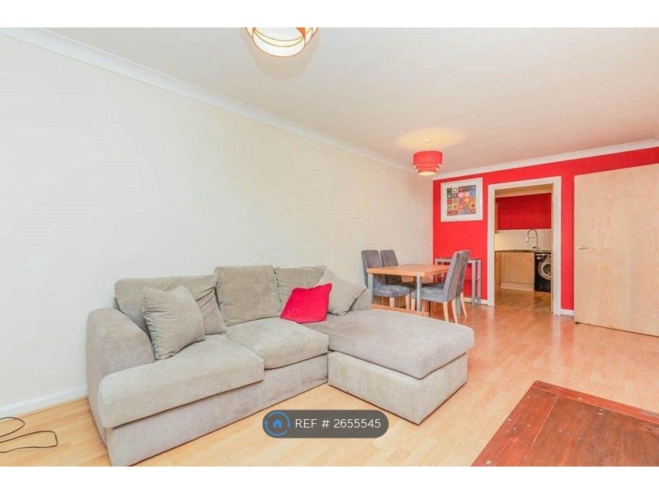 Property photo 1 of 7 Living Room