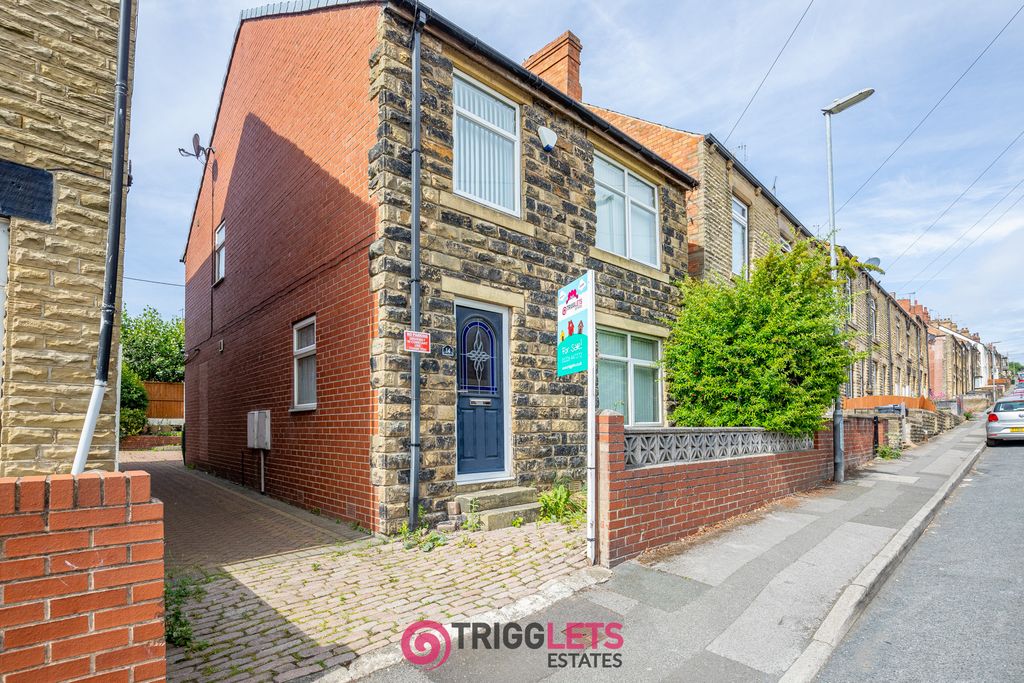 Property photo 2 of 23