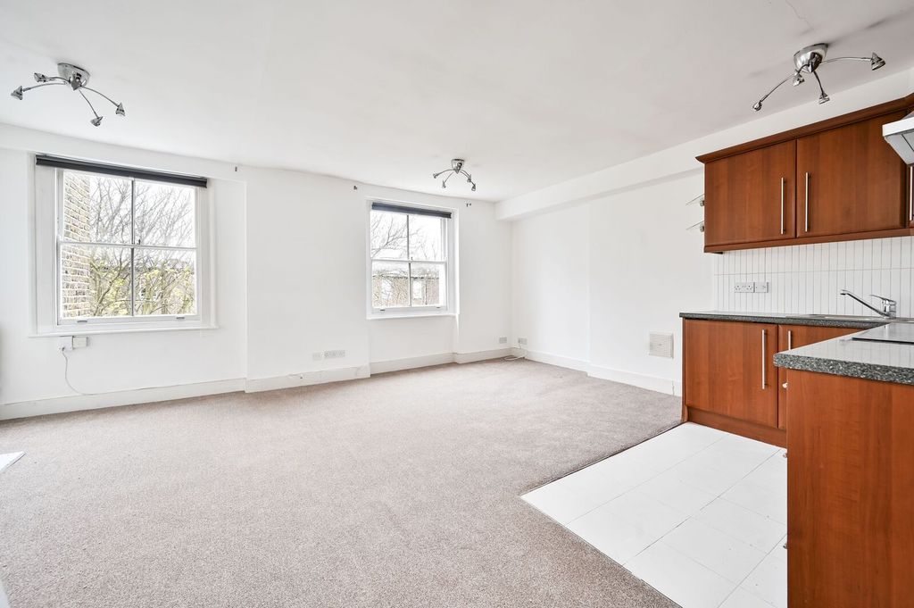Property photo 2 of 9