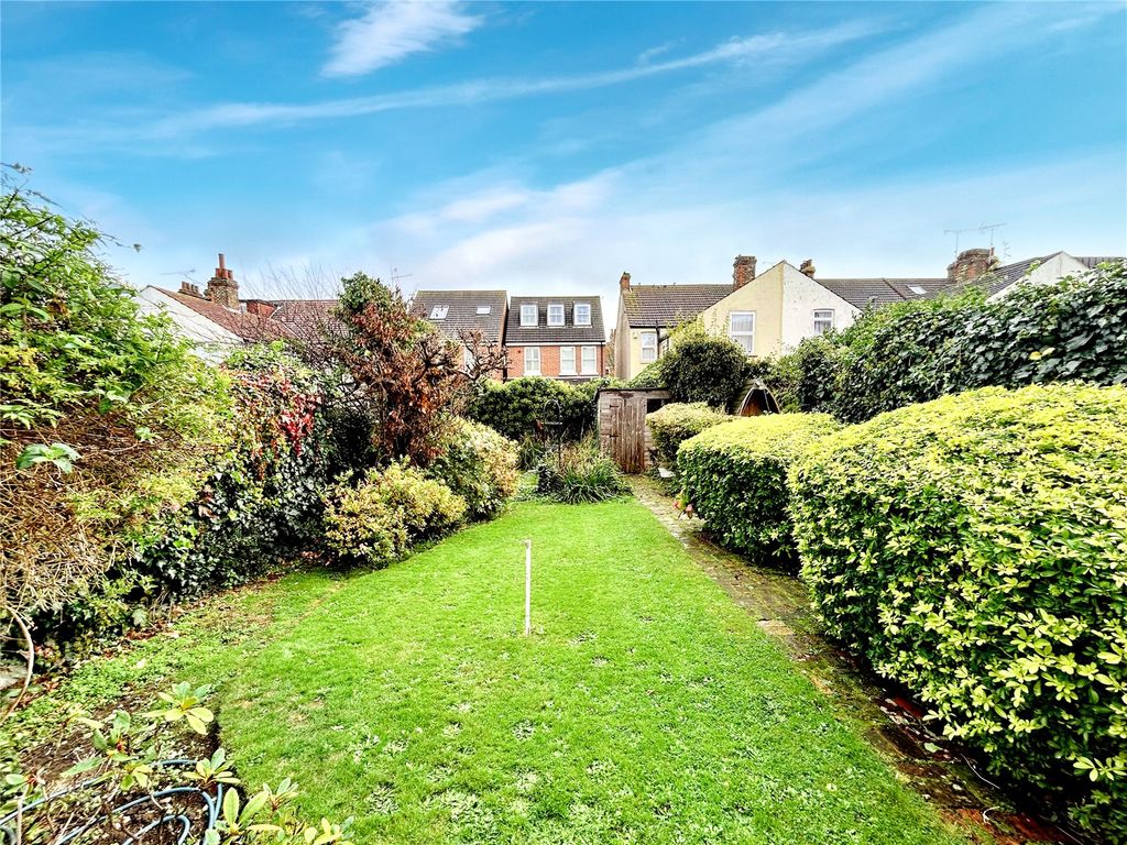 Property photo 2 of 16 Picture No. 24