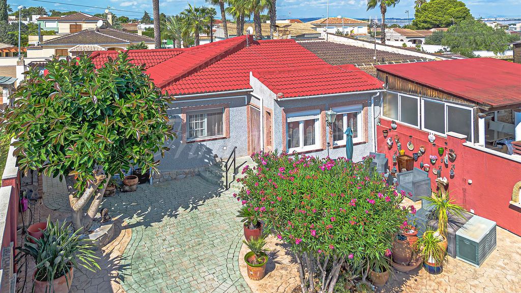 Property photo 1 of 41